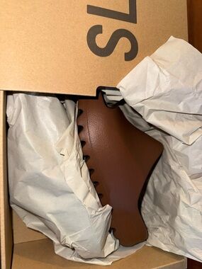 AUTHENTIC YEEZY SLIDES KIDS